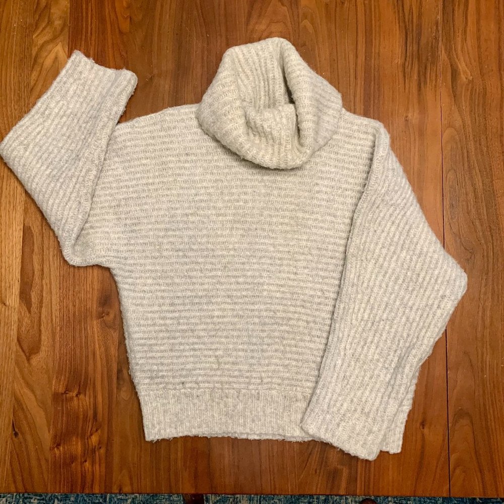 Leith Dolman Turtleneck Sweater :: Light Grey :: Small